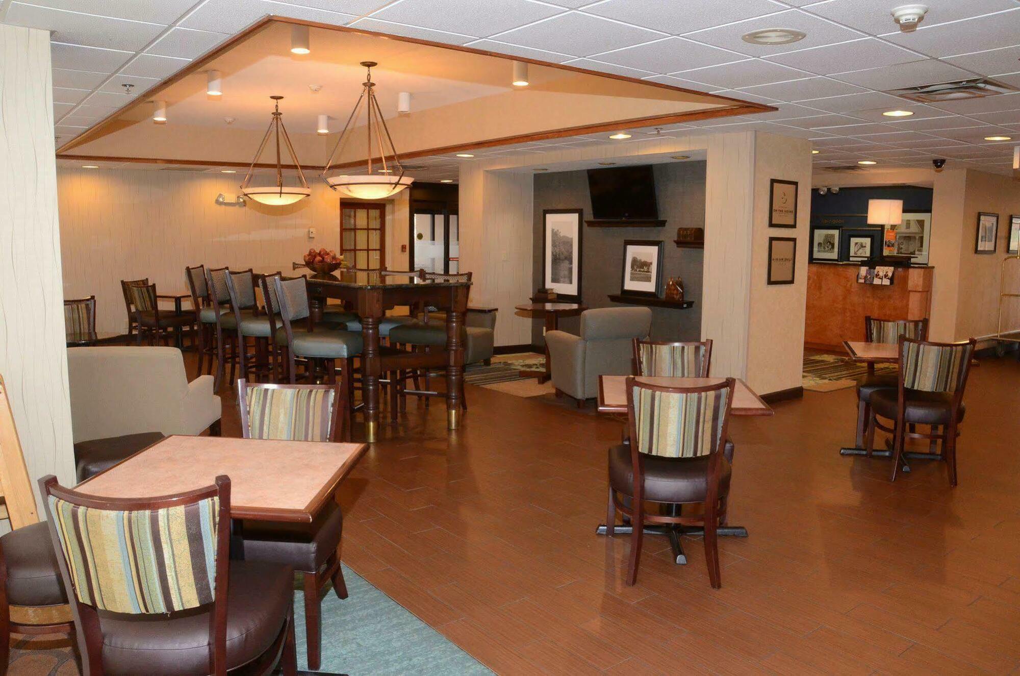 Hampton Inn Abingdon Dış mekan fotoğraf